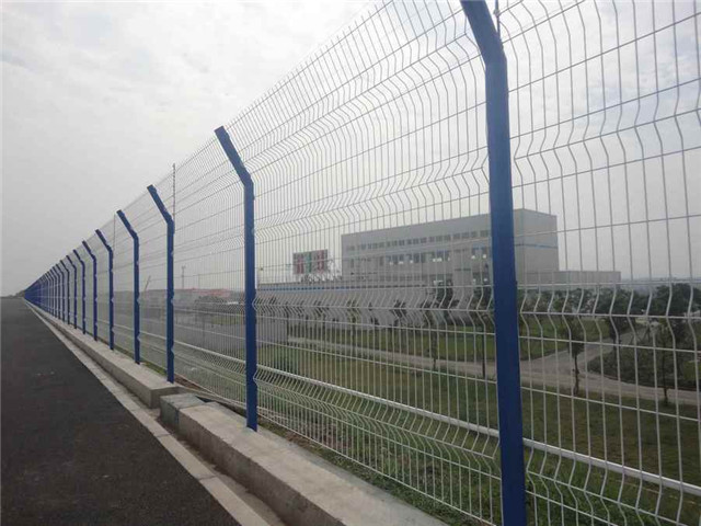 湖北公路護欄網(wǎng)圖片2