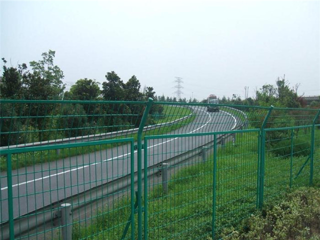 湖北公路護欄網(wǎng)圖片3